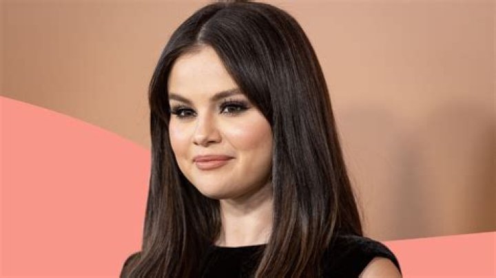 Selena Gomez Just Became the First Woman to Reach 400 Million Followers on Instagram