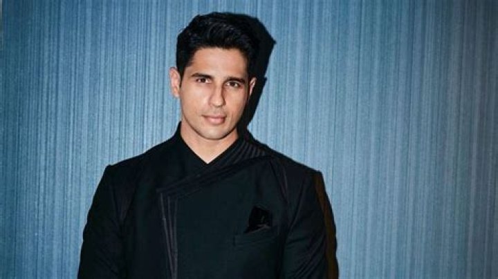 Sidharth Malhotra to star in Hindi remake of Hridayam? Read to Know – India TV