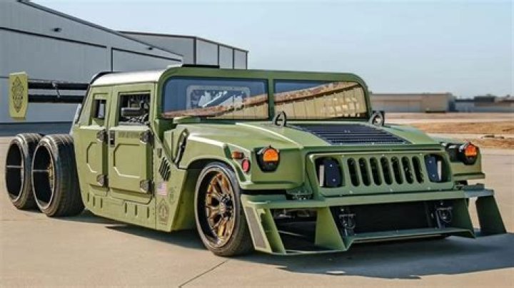 Insane six-wheeler ‘Hellcat’ Humvee with V8 engine, F1-style wings and more than 700 horsepower goes up for sale