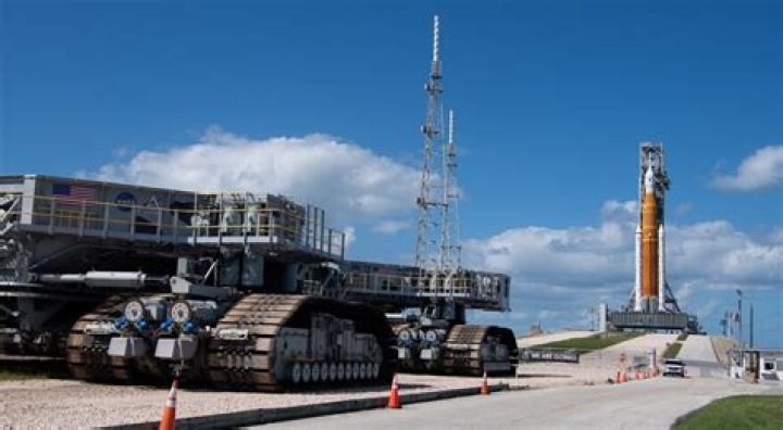 SLS to roll back to VAB as hurricane approaches Florida