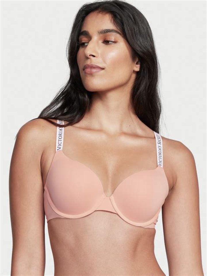 I have naturally small boobs but a Victoria’s Secret bra changed my life - people say it’s a ‘miracle’