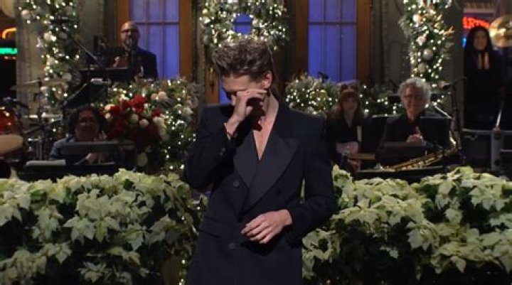 ‘SNL’: Austin Butler Honors Late Mother During Hosting Debut