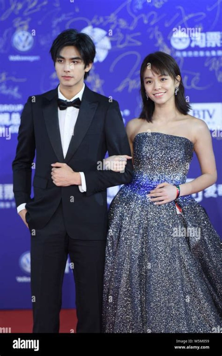 Discovering The Life Of Song Weilong's Wife: Who Is She?