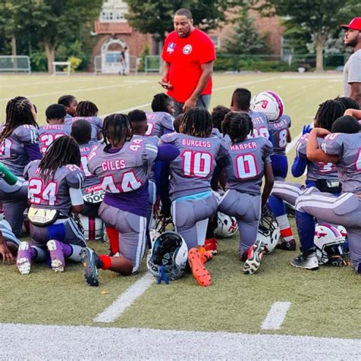 St. Louis youth football team cancels season after parent allegedly shoots coach over non-starting role