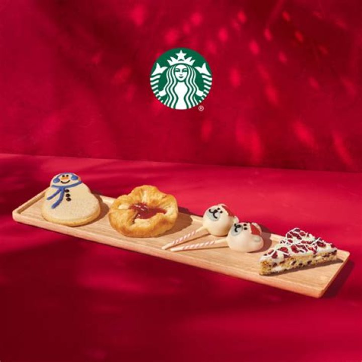 Starbucks’ Polar Bear Cookies Are Freaking People Out