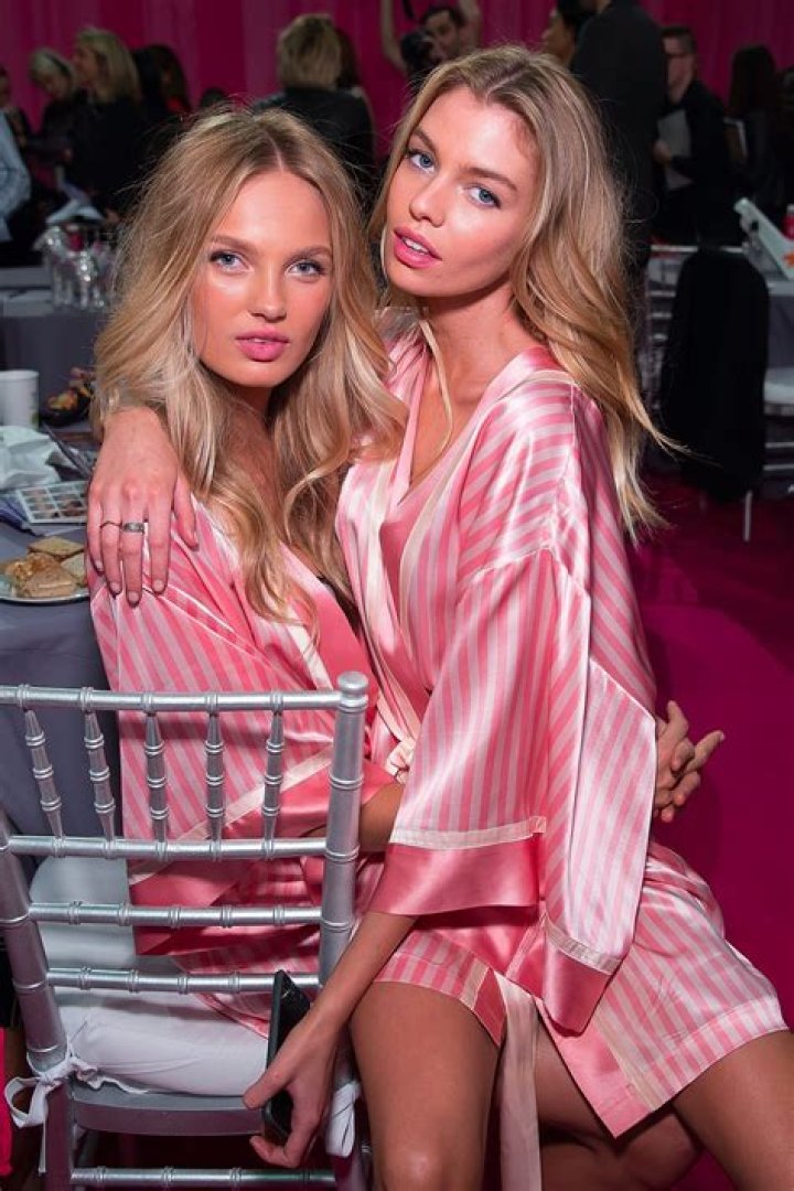 Stella Maxwell shows off her amazing figure in Victoria’s Secret lingerie – The US Sun