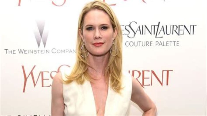 Stephanie March Reveals Plastic Surgery Nightmare Amid Bobby Flay Split