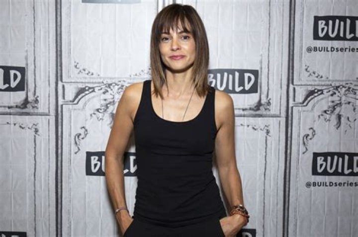 Stephanie Szostak Had Imposter Syndrome on Set: I Felt Like a 'Fraud'