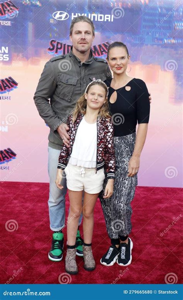 Stephen Amell, Cassandra Jean Secretly Welcome 2nd Child