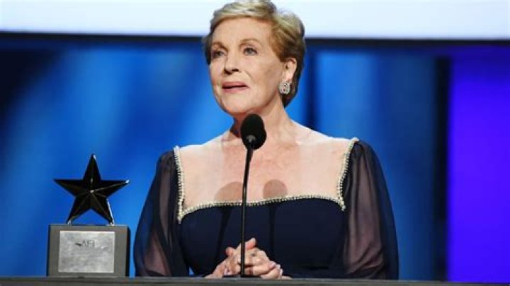 Suzanne Andrews Net Worth, Income, Salary, Earnings, Biography, How much money make?