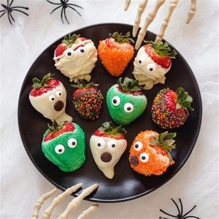 Sweet Treats for Good at ROK & WTR