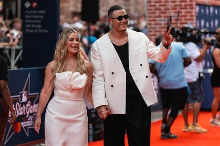 Unveiling The Life Of Tatis Jr's Wife: A Journey Of Love And Support