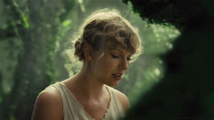 Taylor Swift Did Her Own Hair and Makeup for 'Cardigan' Music Video