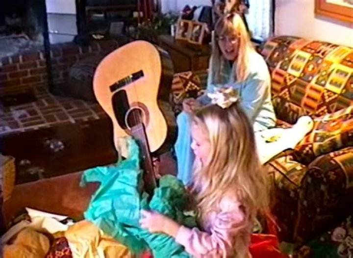 Taylor Swift Releases Video for New Song 'Christmas Tree Farm'