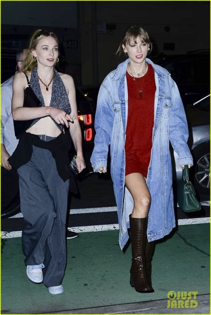 Taylor Swift, Sophie Turner Twin in Red Shoes on Night Out