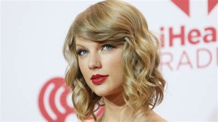 Taylor Swift Reveals New Bob Haircut: Better Long or Short?