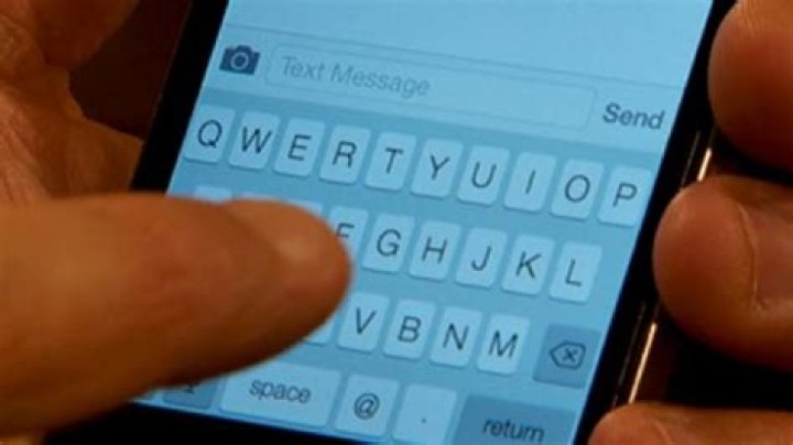 Teacher retires after texting inappropriate messages to student