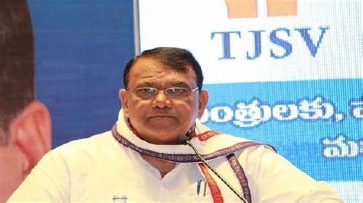 Telangana man dies assembly speaker Pocharam Srinivas Reddy convoy hit latest hyderabad updates – India TV