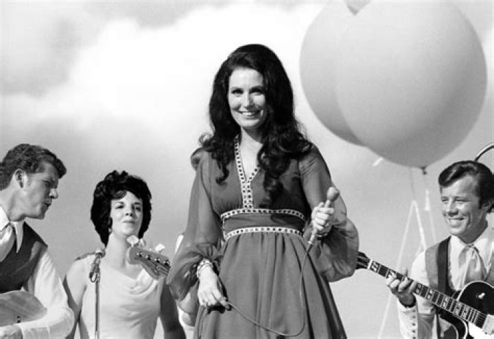 The 10 Best Loretta Lynn Songs
