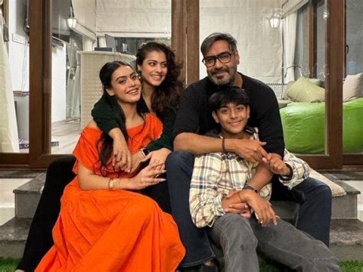 'The way she looks...', Kajol shares adorable picture with Ajay Devgn and kids Nysa, Yug – India TV