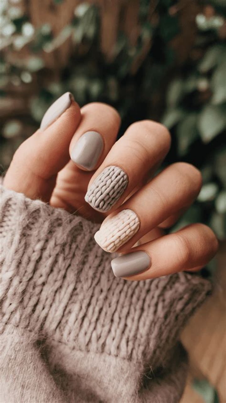 This Cozy Sweater Nails the Contrast Stitching Microtrend