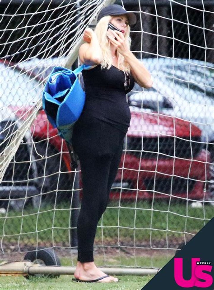 Tiger Woods’ Ex-Wife Elin Nordegren Debuts Baby Bump: Photos