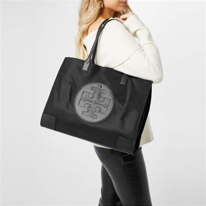 Tory Burch Has So Many Large Totes and Purses on Sale — Our Picks