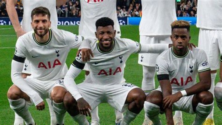 Tottenham confirm £26m transfer for Barcelona defender Emerson Royal with brilliant Buckingham Palace 'Royal Baby' meme