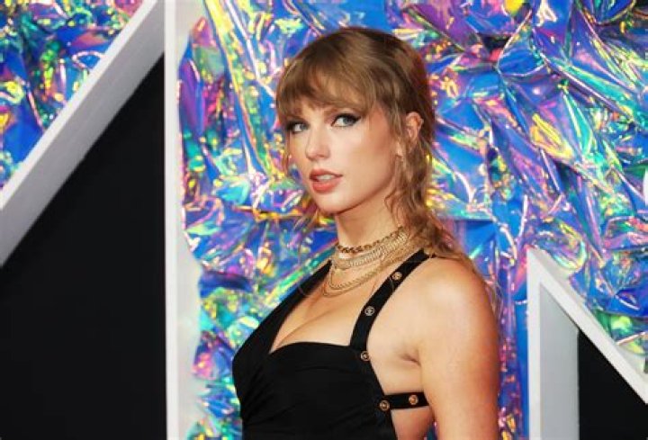 Travis Kelce Shout Outs Taylor Swift for Putting Him ‘On the Map’