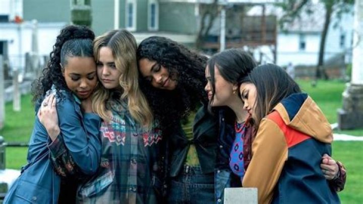 Tyler Blackburn Starring in Pretty Little Liars Spinoff Ravenswood