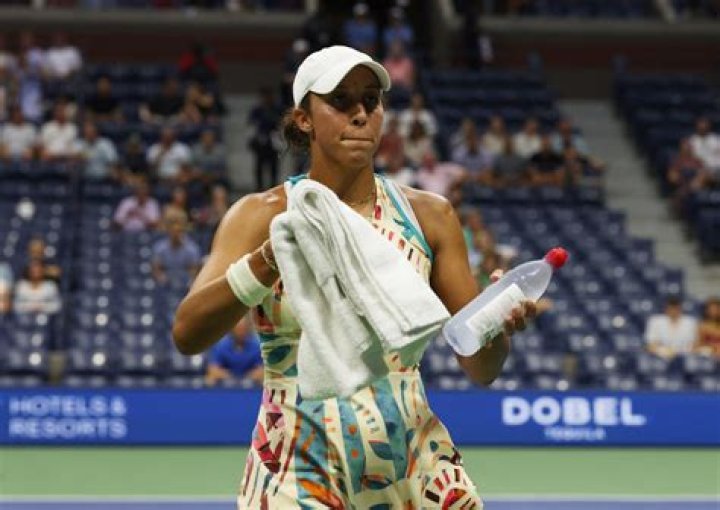 US Open fan collapsed in 100 heat causing match to be suspended as temperates soar before Keys' classy gesture