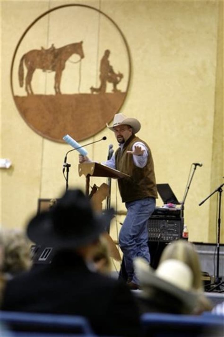 Cowboy churches rope in new Christians