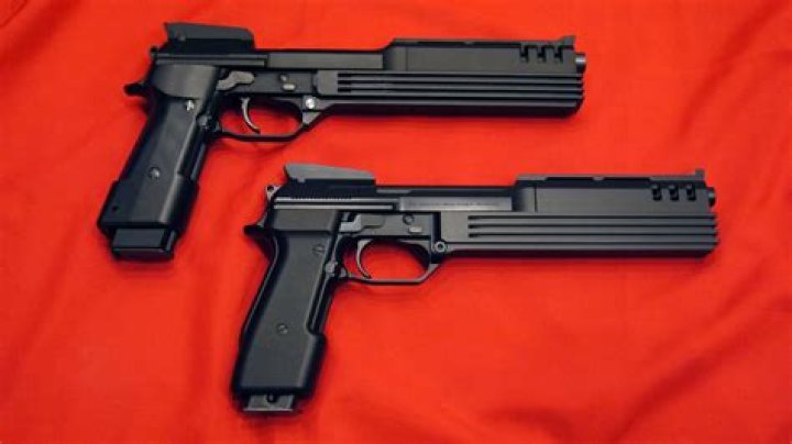 Quick Answer: What Gun Did Robocop Use