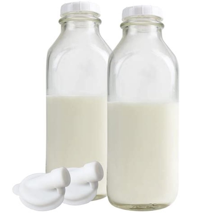 Question: When Did They Stop Putting Milk In Glass Bottles
