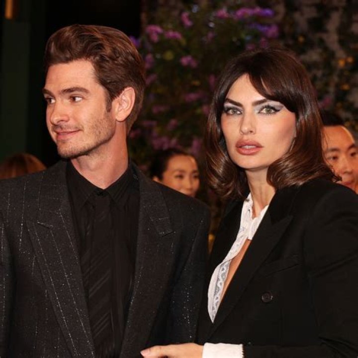 Who is Andrew Garfield dating?