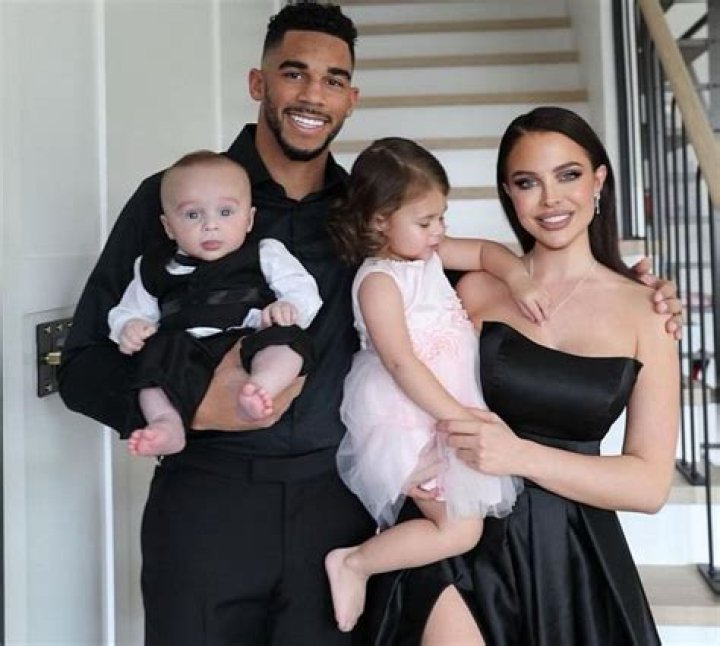 Who is Evander Kane? | Wiki, Age, Bio, Net Worth, Career, Relationship, Family