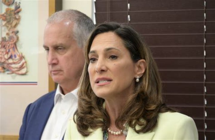 Who is Maria Elvira Salazar? Wiki, Age, Bio, Net Worth, Career, Relationship, Family