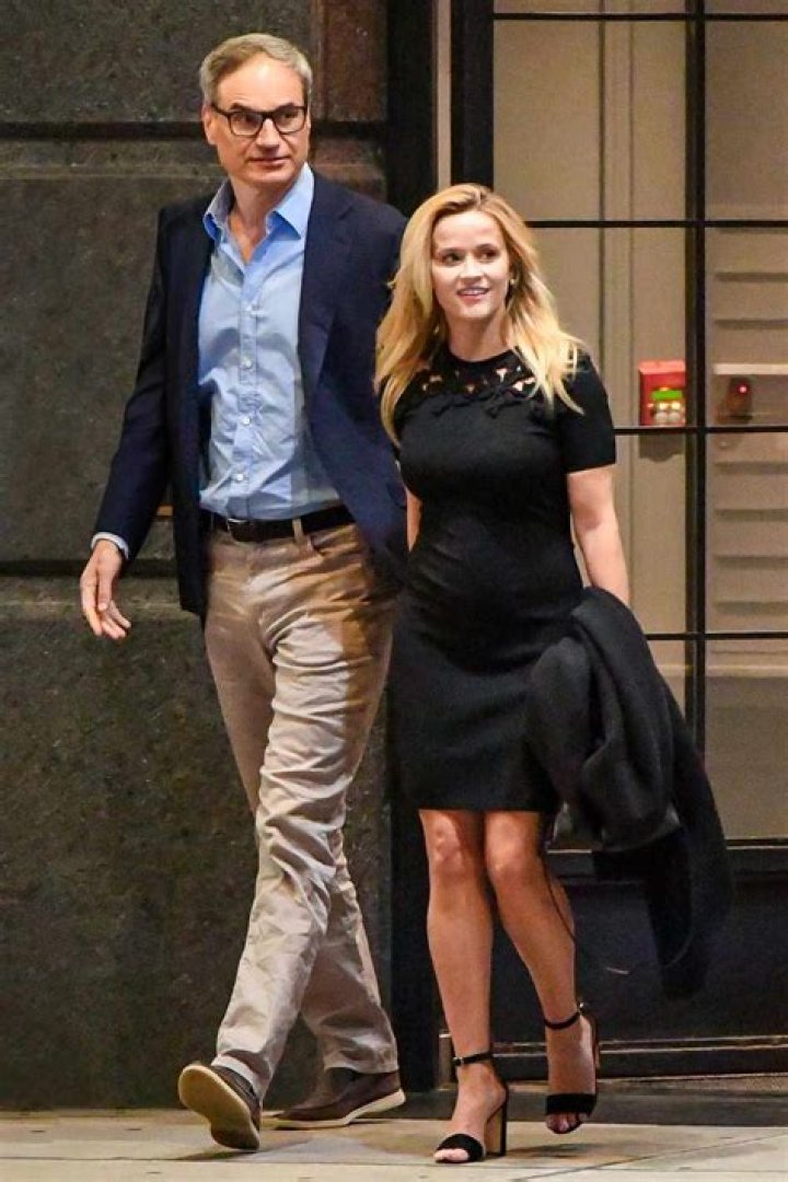 Who is Oliver Stark Dating Now? Past Relationships, Current Relationship Status, and Rumours