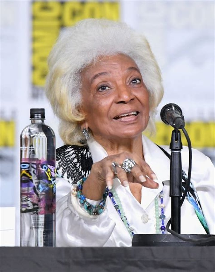 Who was Nichelle Nichols and what was her cause of death?