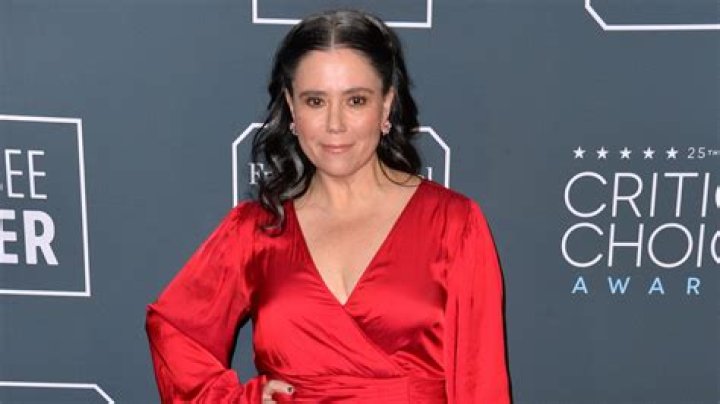 Why Alex Borstein Wears Wedding Ring After Jackson Douglas Divorce