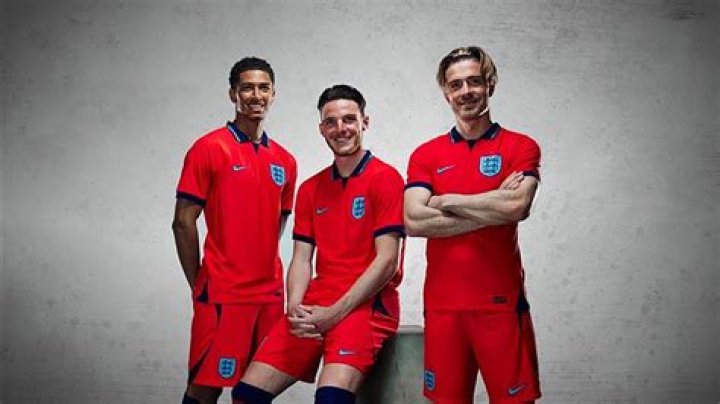 Why are England wearing red against Germany and what is the kit clash rule at the World Cup?