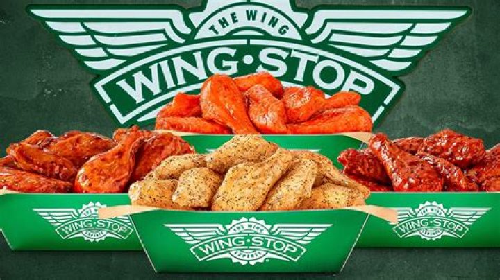 Wingstop Twitter Flirts With Customer in Series of Innuendo-Filled Tweets