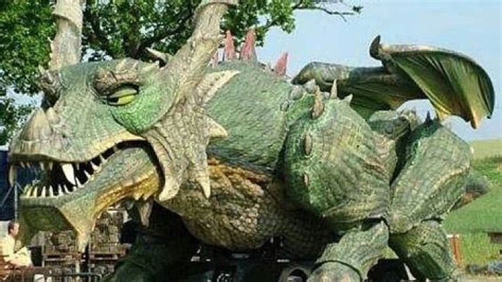 World's biggest walking robot is a terrifying dragon that breathes fire and stands two-storeys tall