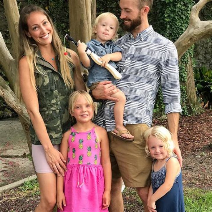 YouTuber Myka Stauffer under fire for relinquishing custody of son with autism