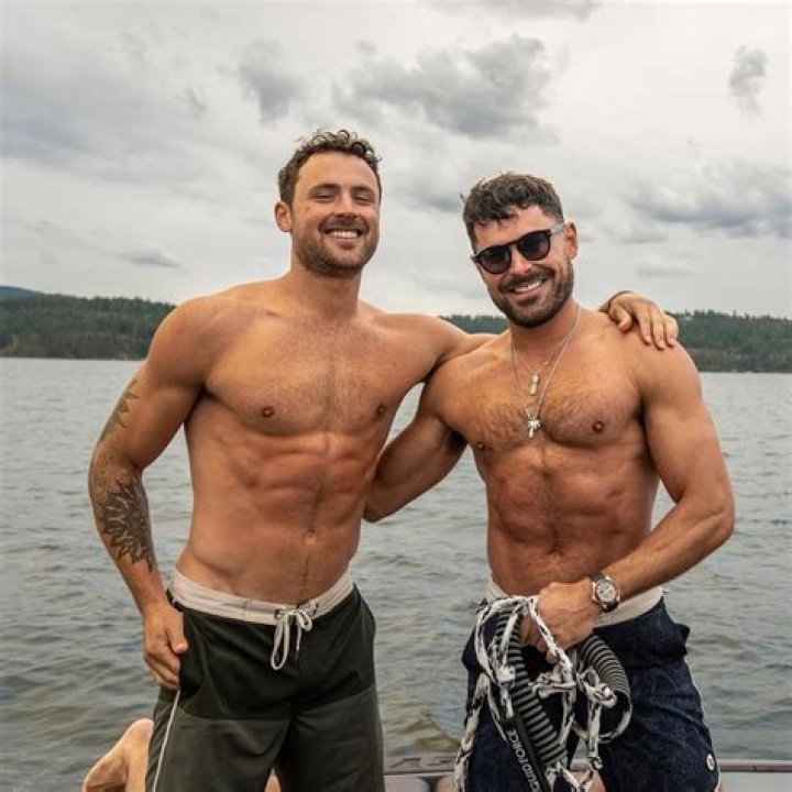 Zac Efron, Seth Rogen Go Shirtless, Tease "Bound 4" Music Video: Photo