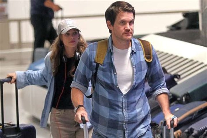 Zooey Deschanel Cozies Up to New Beau Jamie Linden at Emmys